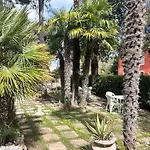 Pina - Vicino Al Mare Con Giardino E Parcheggio Senigallia