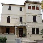 Pina - Vicino Al Mare Con Giardino E Parcheggio 3*