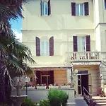 Hotel Pina - Vicino Al Mare Con Giardino E Parcheggio Senigallia