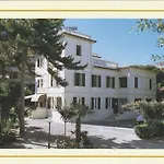 Pina - Vicino Al Mare Con Giardino E Parcheggio Hotel 3*