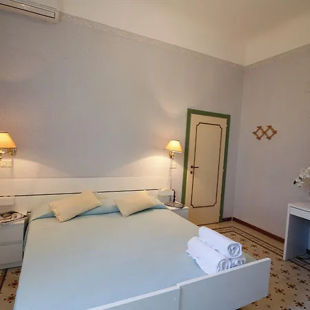 Hotel Pina