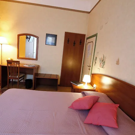 Otel Pina