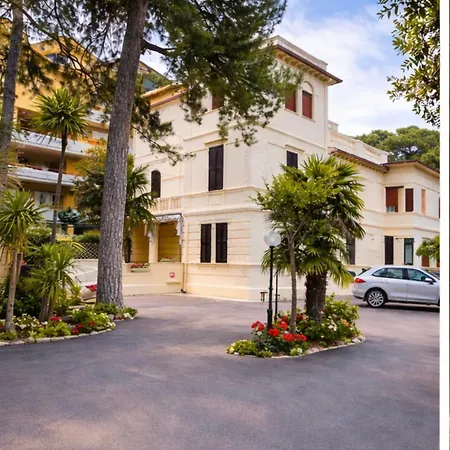 Pina Otel 3*