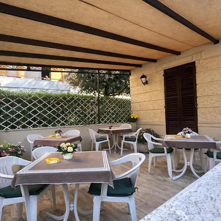 Otel Pina