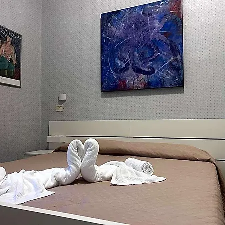 Hotel Pina - Vicino Al Mare Con Giardino E Parcheggio Senigallia