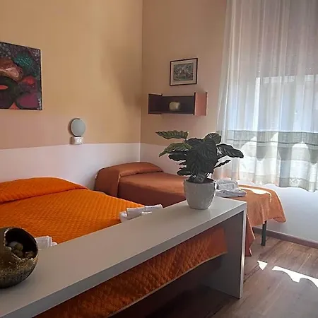 Pina - Vicino Al Mare Con Giardino E Parcheggio Hotel 3*