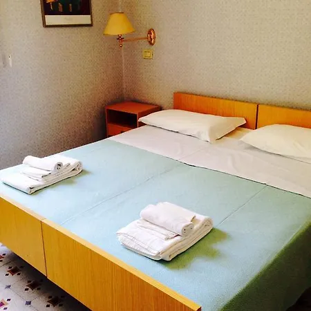 Pina Hotel 3*