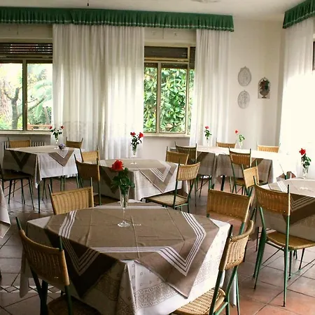 Otel Pina 3*