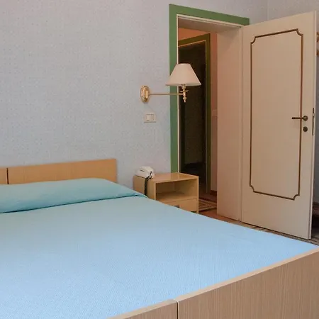 Hotel Pina