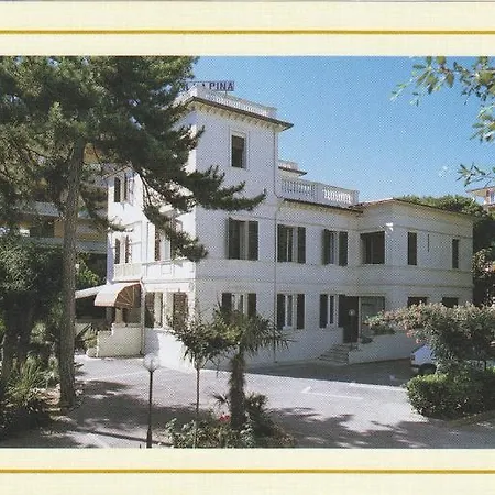 Pina Otel 3*